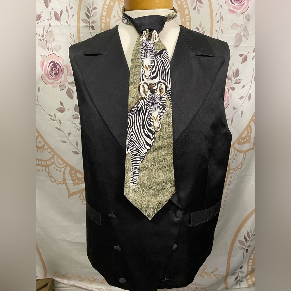 Like new Vintage 1995 Marc Dennis Tie Endangered Species “Zebra Watch”